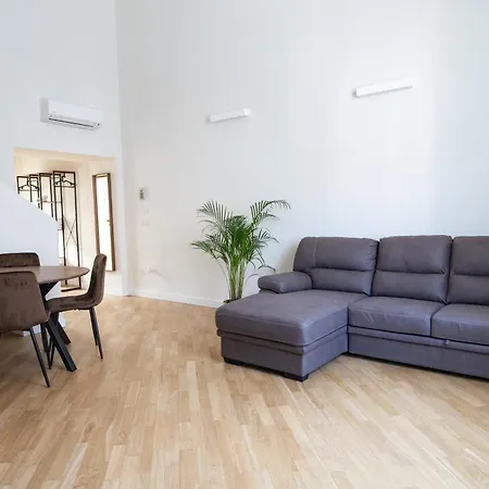 Santo Stefano Loft アパートホテル