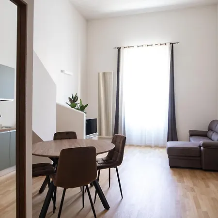 Santo Stefano Loft アパートホテル