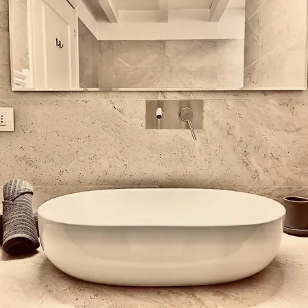 アパートホテル Santo Stefano Loft ボローニャ