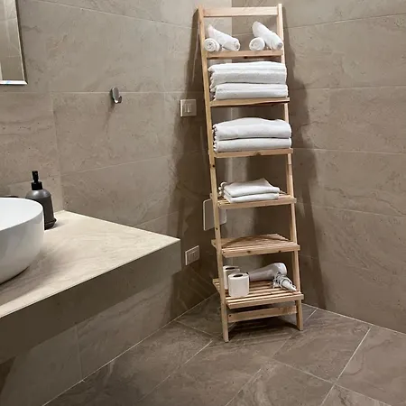 Santo Stefano Loft מלון דירות 4*